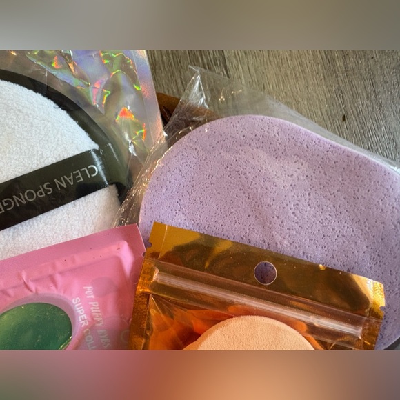 Assorted Skincare and Beauty Set - Picture 6 of 6